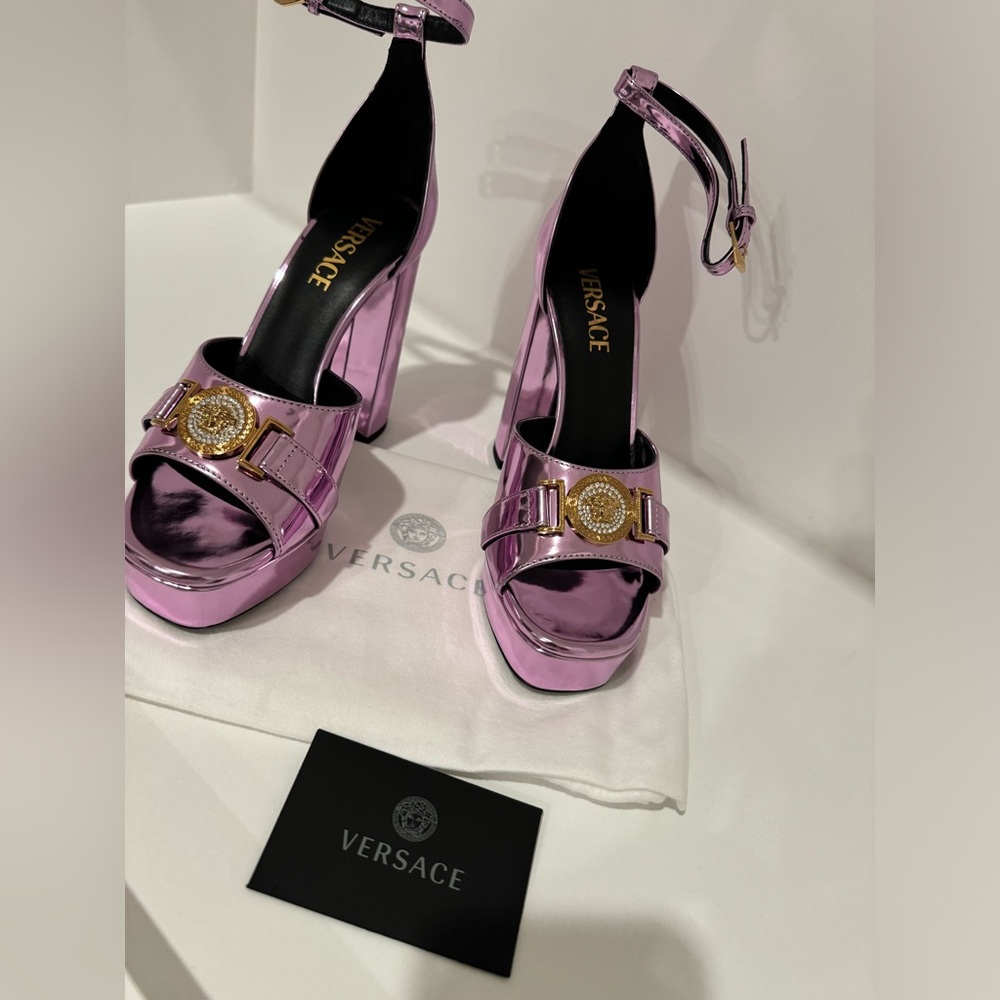 Versace  sandal h.120 ecolaminato lilac metallic - Picture 6 of 10